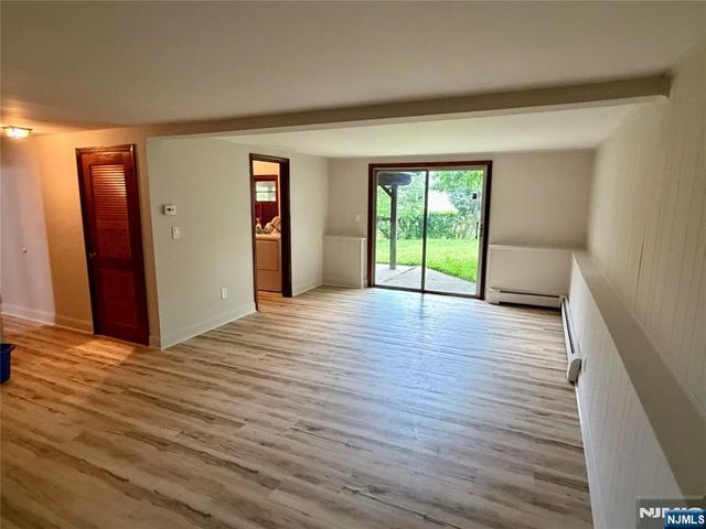 54 Franklin Avenue, Saddle Brook, NJ 07663