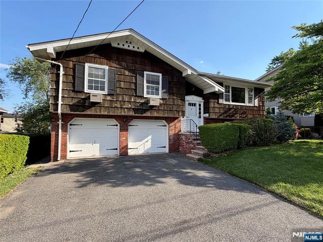 54 Franklin Avenue, Saddle Brook, NJ 07663