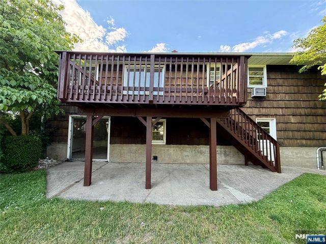 54 Franklin Avenue, Saddle Brook, NJ 07663