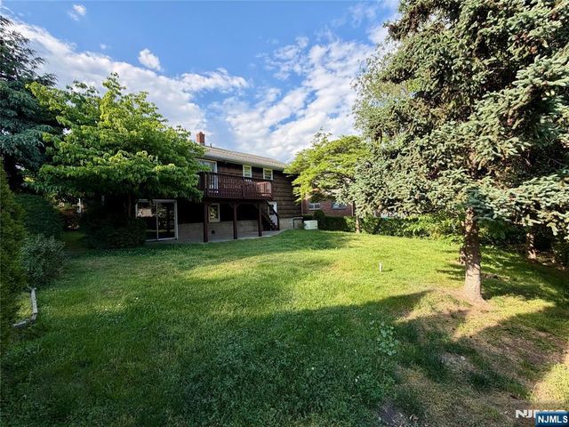 54 Franklin Avenue, Saddle Brook, NJ 07663