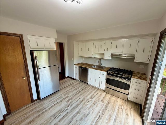 54 Franklin Avenue, Saddle Brook, NJ 07663