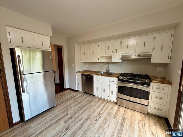 54 Franklin Avenue, Saddle Brook, NJ 07663