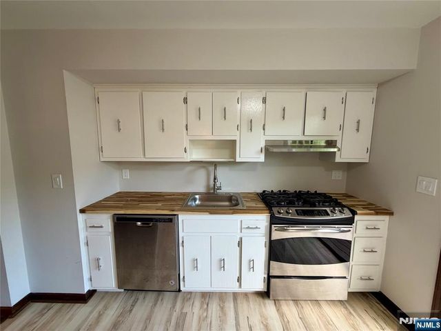 54 Franklin Avenue, Saddle Brook, NJ 07663