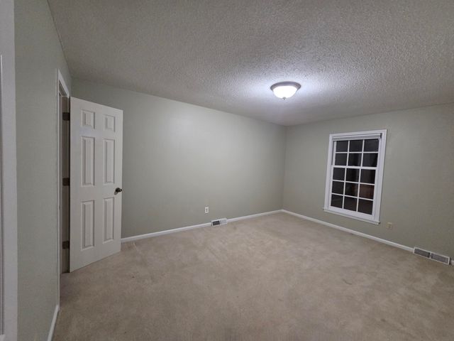 3442 S Rogers Avenue, Springfield, MO 65804