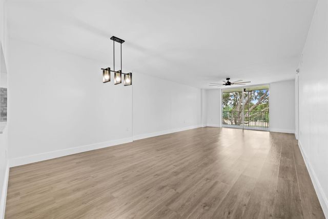 4734 E Lucerne Lakes Blvd E 303, Lake Worth, FL 33467