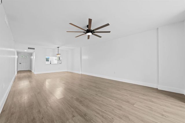 4734 E Lucerne Lakes Blvd E 303, Lake Worth, FL 33467