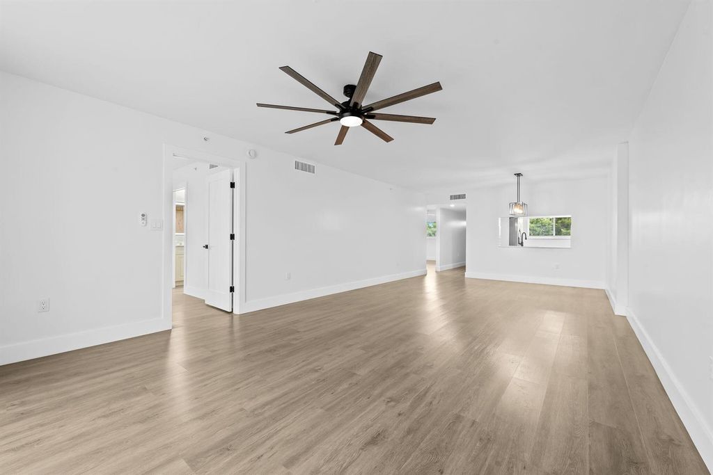 4734 E Lucerne Lakes Blvd E 303, Lake Worth, FL 33467