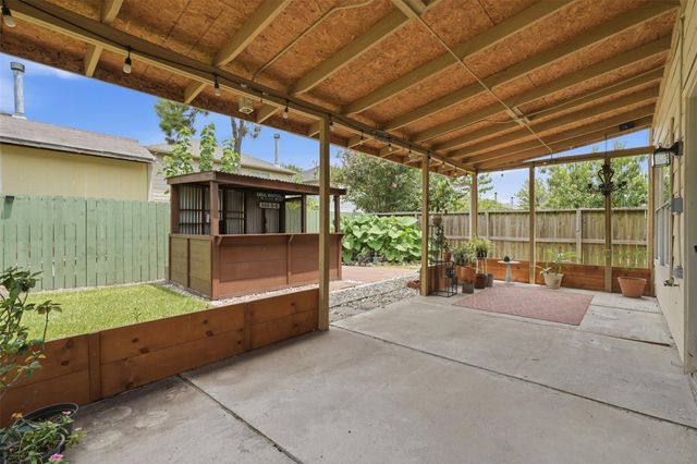 807 Oak West Drive, Houston, TX 77073