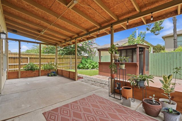 807 Oak West Drive, Houston, TX 77073