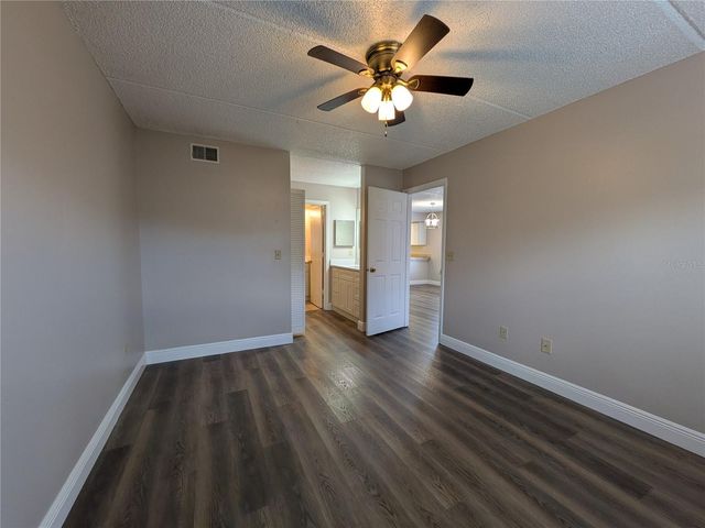 5613 BLUE SHADOWS COURT 60-2, Orlando, FL 32811
