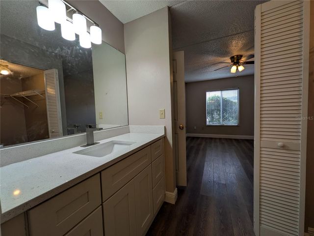5613 BLUE SHADOWS COURT 60-2, Orlando, FL 32811