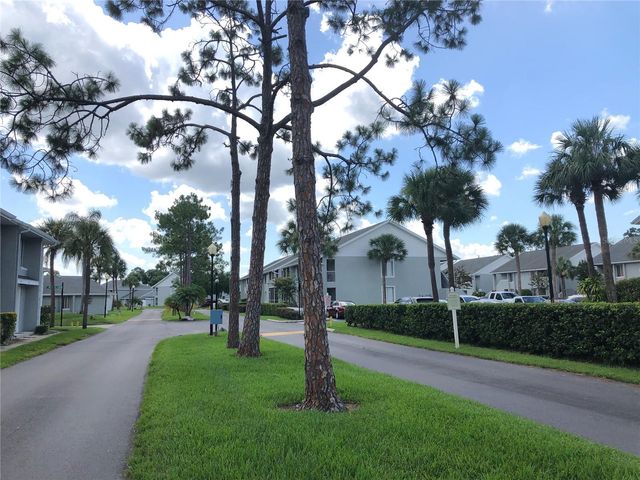 5613 BLUE SHADOWS COURT 60-2, Orlando, FL 32811