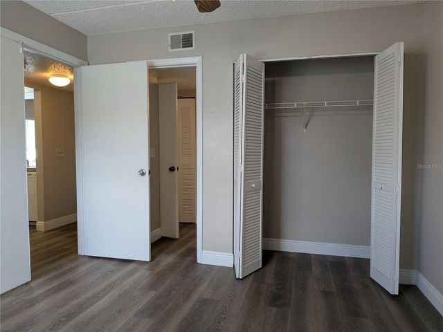 5613 BLUE SHADOWS COURT 60-2, Orlando, FL 32811