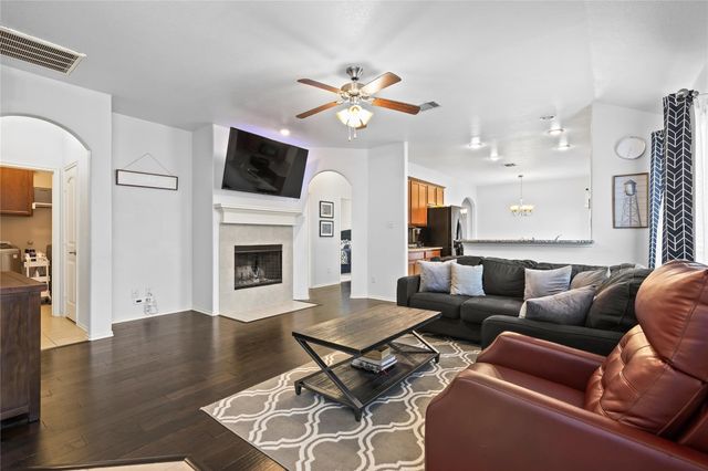 8924 Whirlwind Trail, Aubrey, TX 76227