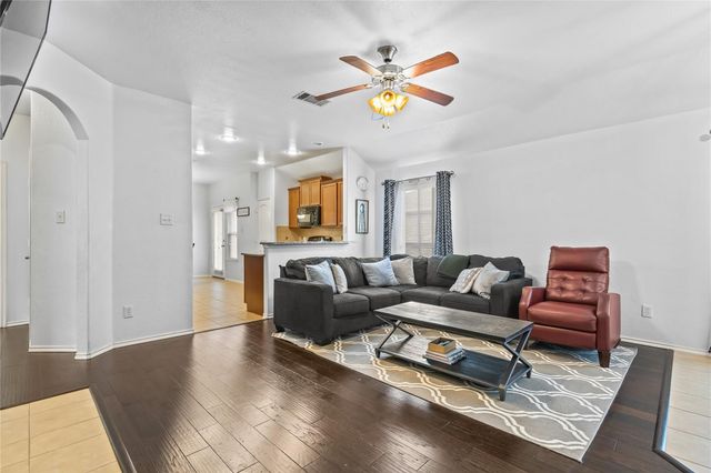 8924 Whirlwind Trail, Aubrey, TX 76227