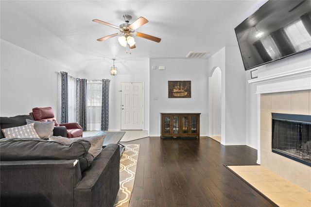 8924 Whirlwind Trail, Aubrey, TX 76227