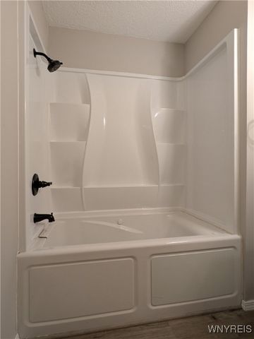 2921 Michigan Avenue, Niagara Falls, NY 14305