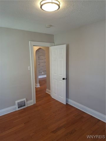 2921 Michigan Avenue, Niagara Falls, NY 14305