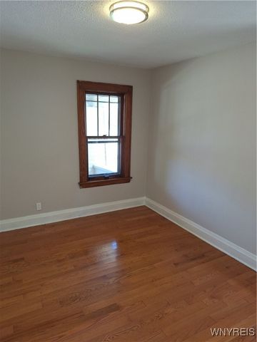 2921 Michigan Avenue, Niagara Falls, NY 14305