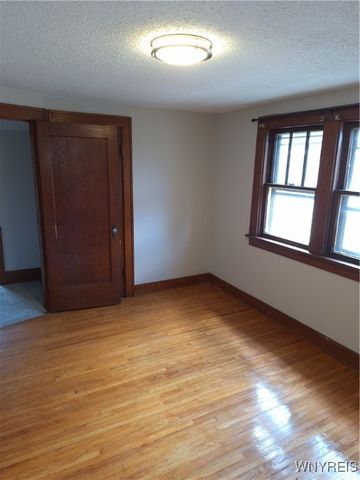 2921 Michigan Avenue, Niagara Falls, NY 14305