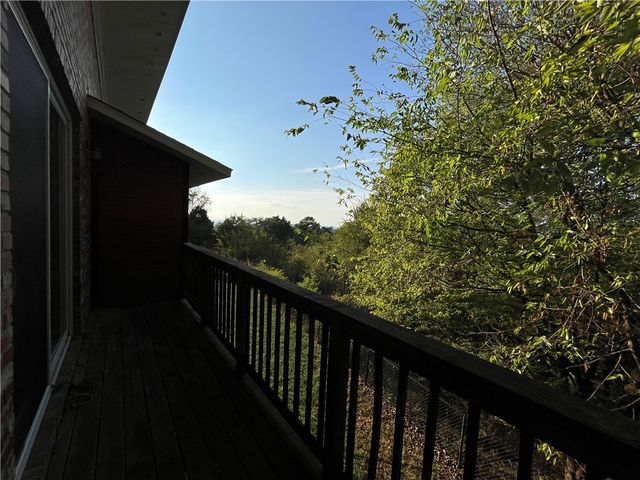 1010 E Rockwood Trail, Fayetteville, AR 72701