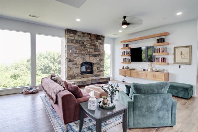 1010 E Rockwood Trail, Fayetteville, AR 72701