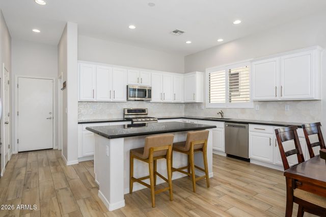 38723 N RED TAIL Lane, Phoenix, AZ 85086