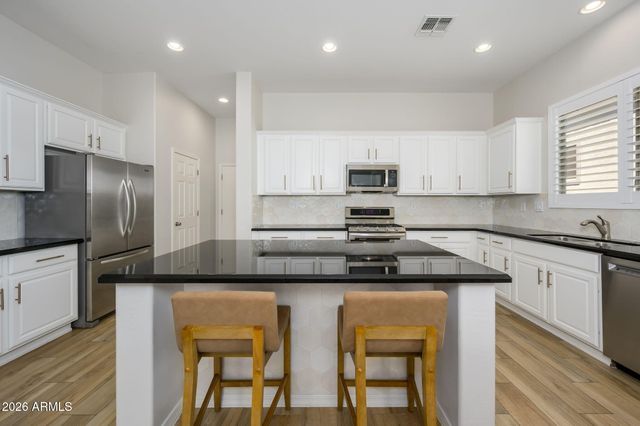 38723 N RED TAIL Lane, Phoenix, AZ 85086