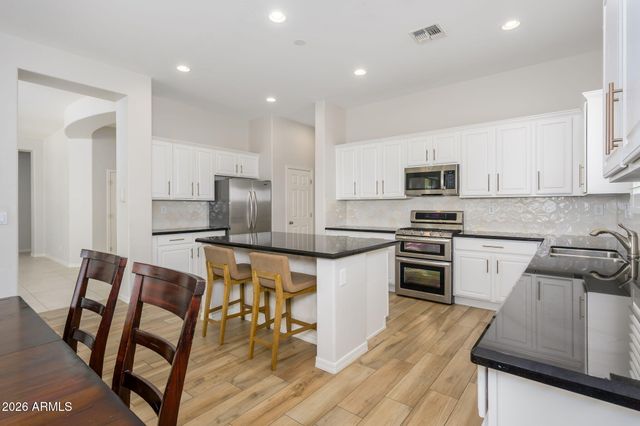 38723 N RED TAIL Lane, Phoenix, AZ 85086