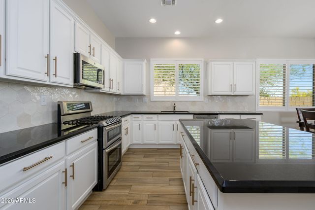 38723 N RED TAIL Lane, Phoenix, AZ 85086