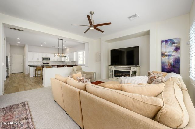 38723 N RED TAIL Lane, Phoenix, AZ 85086