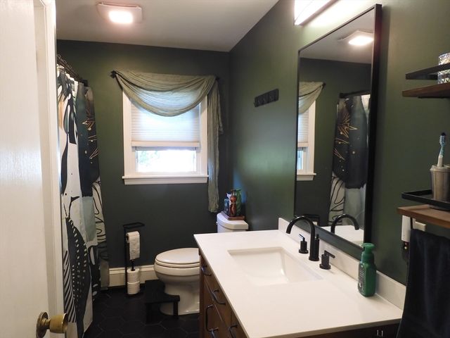 8 Glen Forest Lane, Methuen, MA 01844