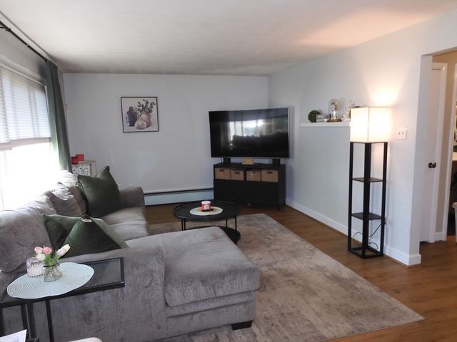 8 Glen Forest Lane, Methuen, MA 01844