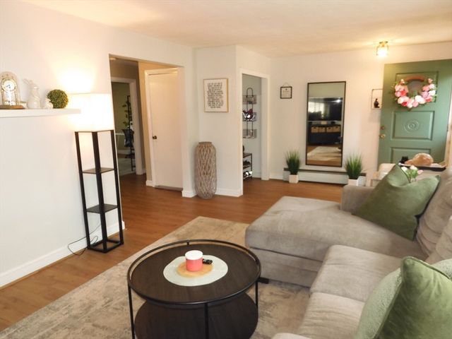 8 Glen Forest Lane, Methuen, MA 01844