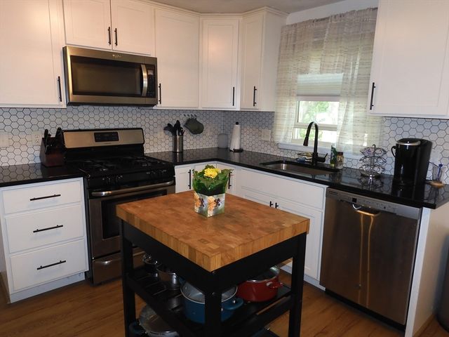 8 Glen Forest Lane, Methuen, MA 01844