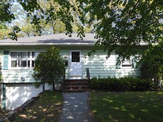 8 Glen Forest Lane, Methuen, MA 01844