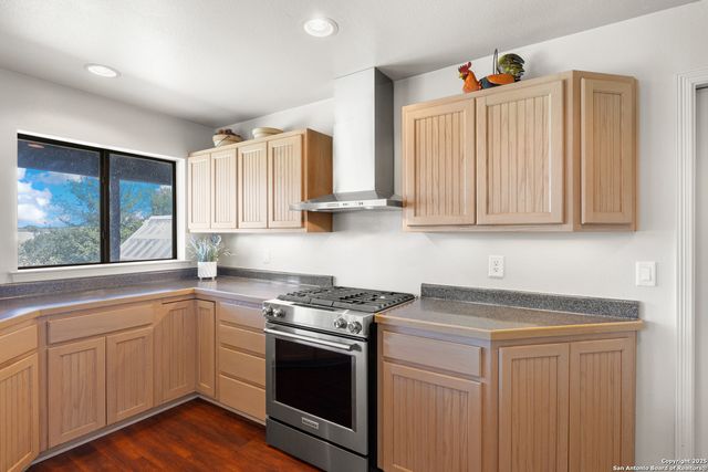 1670 S Cranes Mill, New Braunfels, TX 78132