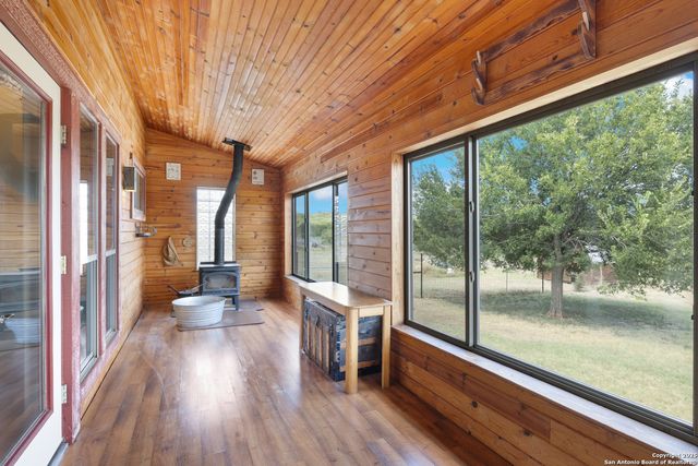 1670 S Cranes Mill, New Braunfels, TX 78132