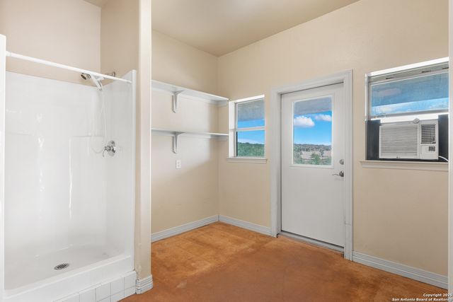 1670 S Cranes Mill, New Braunfels, TX 78132