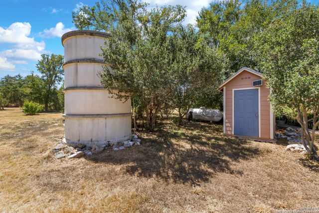 1670 S Cranes Mill, New Braunfels, TX 78132