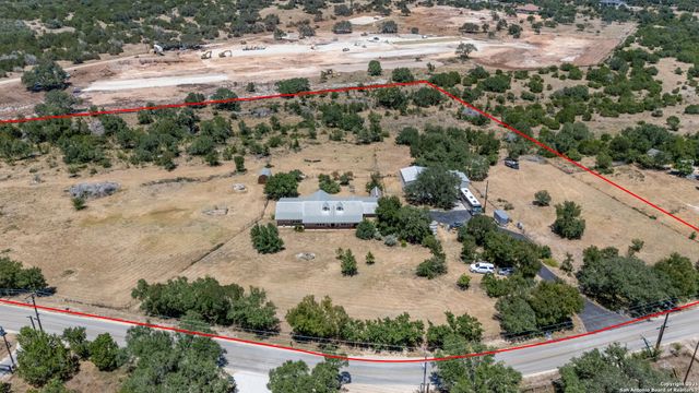 1670 S Cranes Mill, New Braunfels, TX 78132