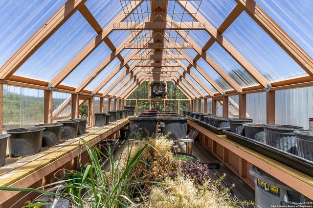 1670 S Cranes Mill, New Braunfels, TX 78132