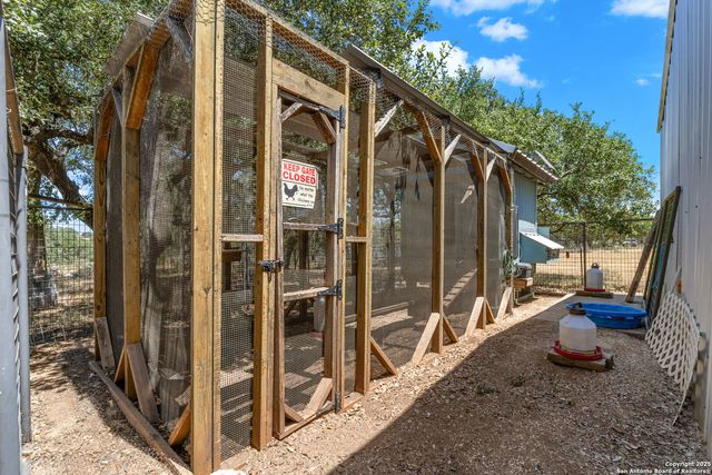 1670 S Cranes Mill, New Braunfels, TX 78132