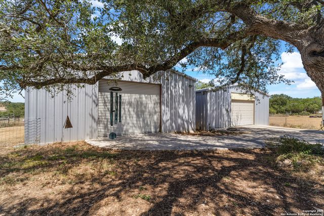1670 S Cranes Mill, New Braunfels, TX 78132