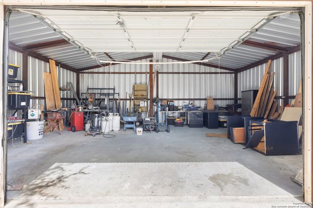 1670 S Cranes Mill, New Braunfels, TX 78132