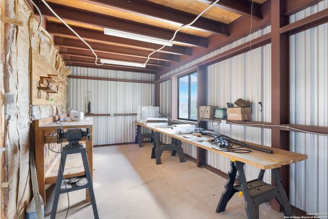 1670 S Cranes Mill, New Braunfels, TX 78132