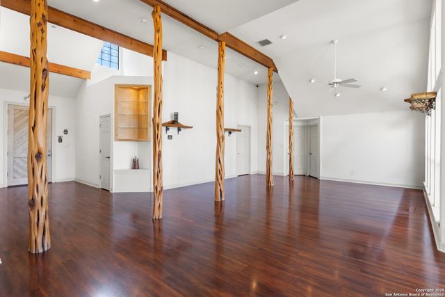 1670 S Cranes Mill, New Braunfels, TX 78132