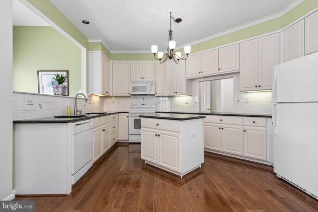 2103 JACOBS MILL CIR, Downingtown, PA 19335