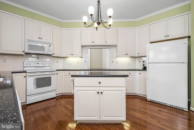 2103 JACOBS MILL CIR, Downingtown, PA 19335