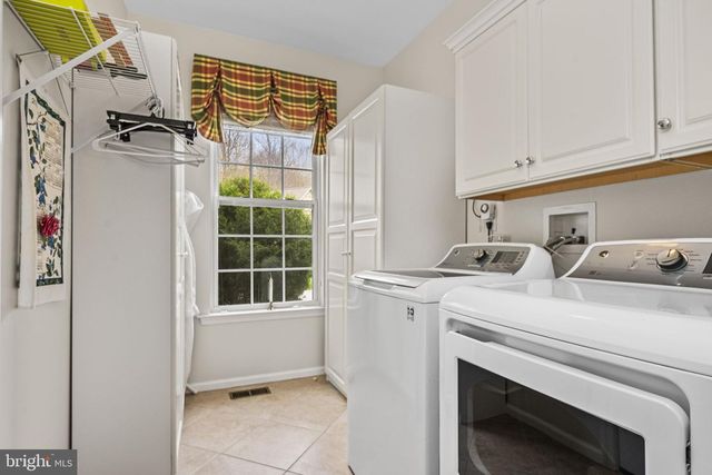2103 JACOBS MILL CIR, Downingtown, PA 19335
